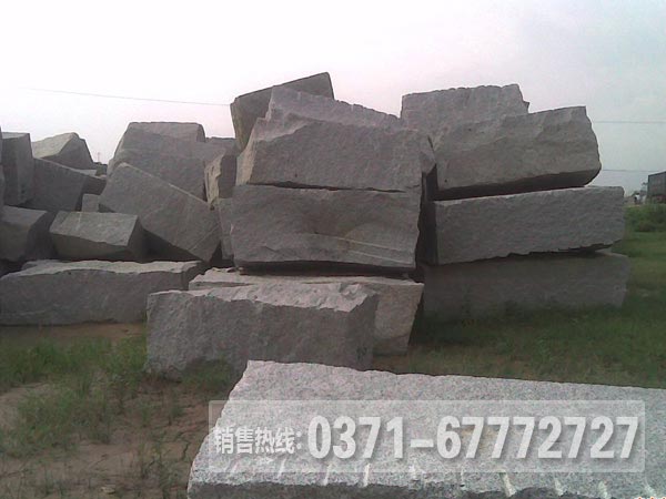 花崗巖機制砂生產(chǎn)線配置方案分析