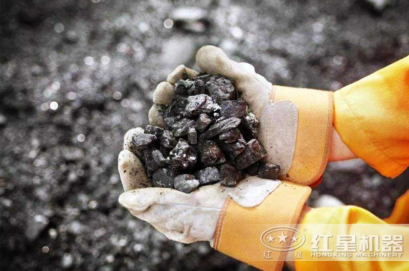 破碎鐵礦石選用哪種破碎機(jī)好？（時(shí)產(chǎn)要求在100-300噸 ）